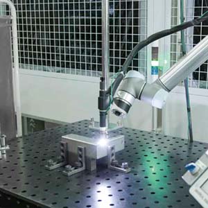 UNIVERSAL ROBOTS Welding